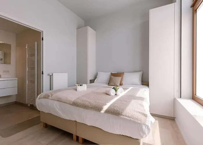 Stylish 1br At Prime Location *