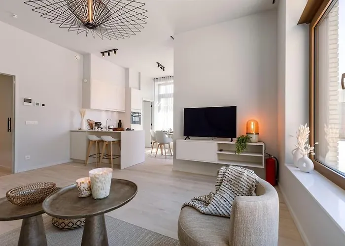 Stylish 1br At Prime Location Апартаменты