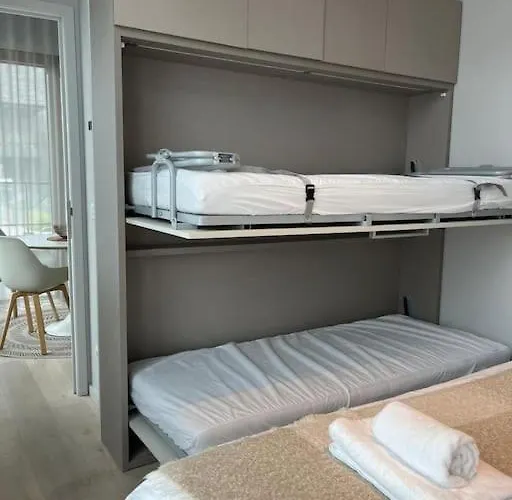 Appartement Stylish 1br At Prime Location