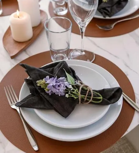 Stylish 1br At Prime Location Appartement